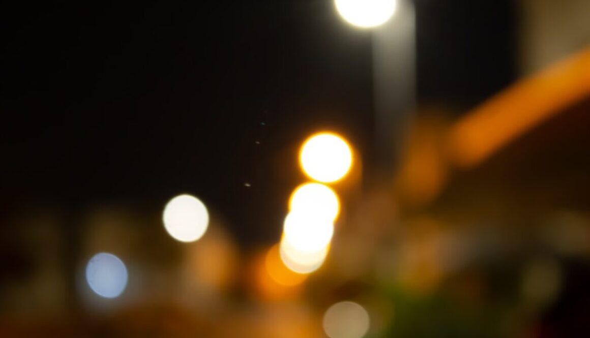 Oświetlenie w fotografii - rola lampy błyskowej w kadrze